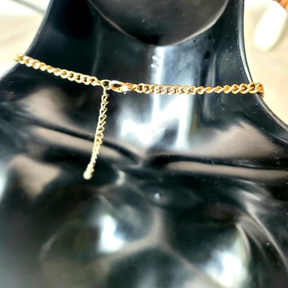 Fashion Gold Color Five Pearl Flower with Crystal Necklace - Picture 4 of 4